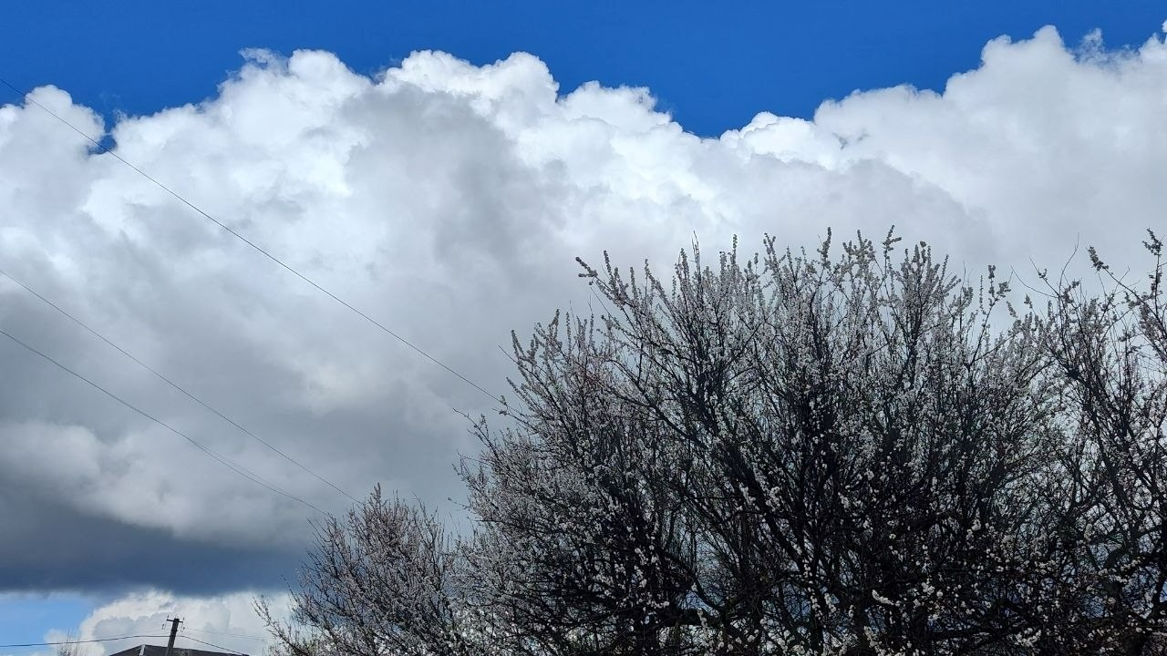 Хмари, град і знову сонце: мінливий квітень у Первомайську. Фотоальбом