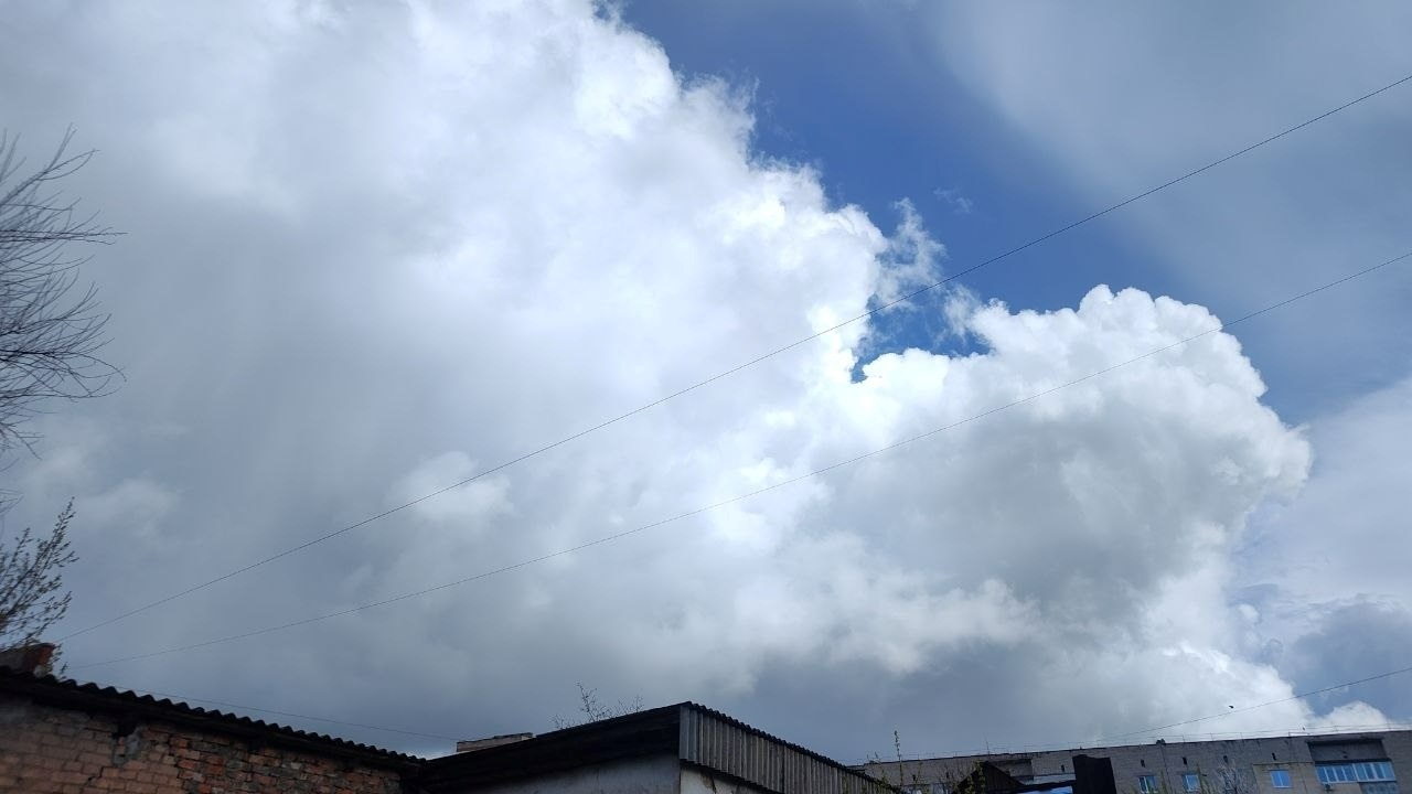 Хмари, град і знову сонце: мінливий квітень у Первомайську. Фотоальбом