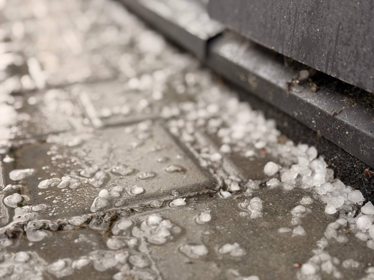 Хмари, град і знову сонце: мінливий квітень у Первомайську. Фотоальбом