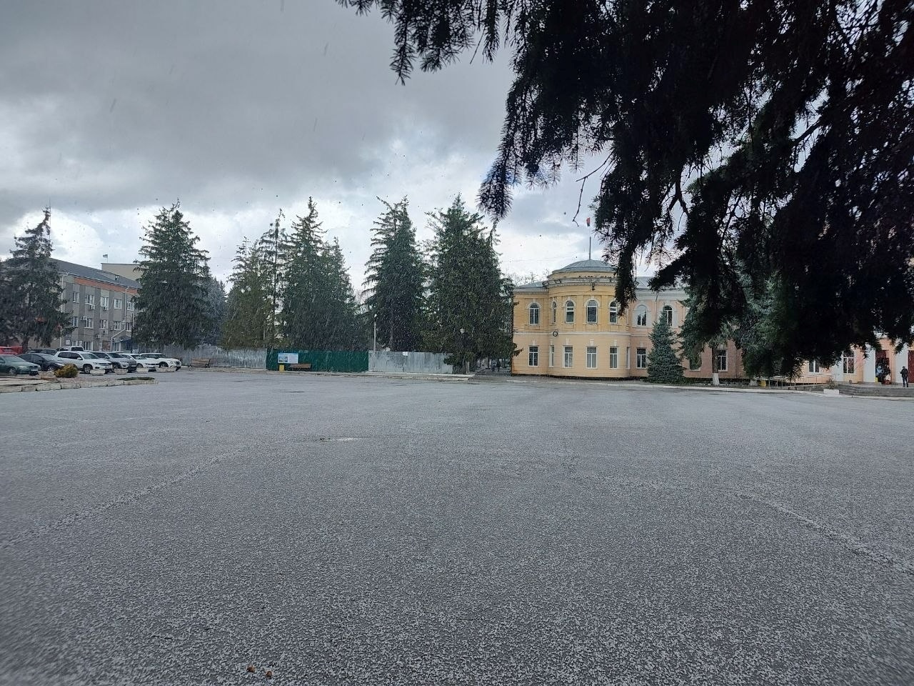 Хмари, град і знову сонце: мінливий квітень у Первомайську. Фотоальбом