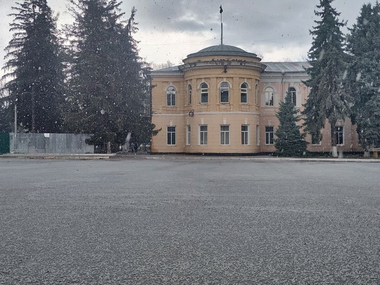 Хмари, град і знову сонце: мінливий квітень у Первомайську. Фотоальбом