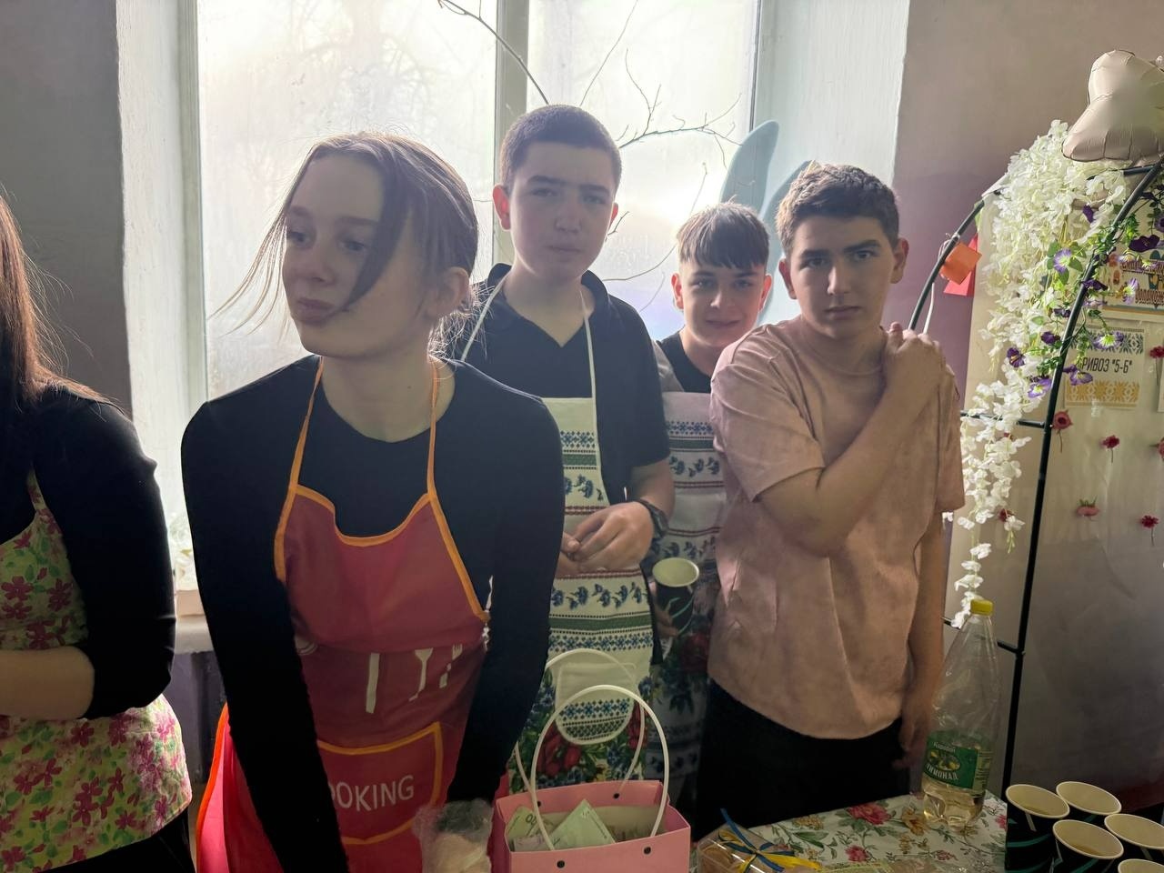 Паски, писанки і велика справа: у Первомайському ліцеї «Престиж» ярмаркували заради ЗСУ