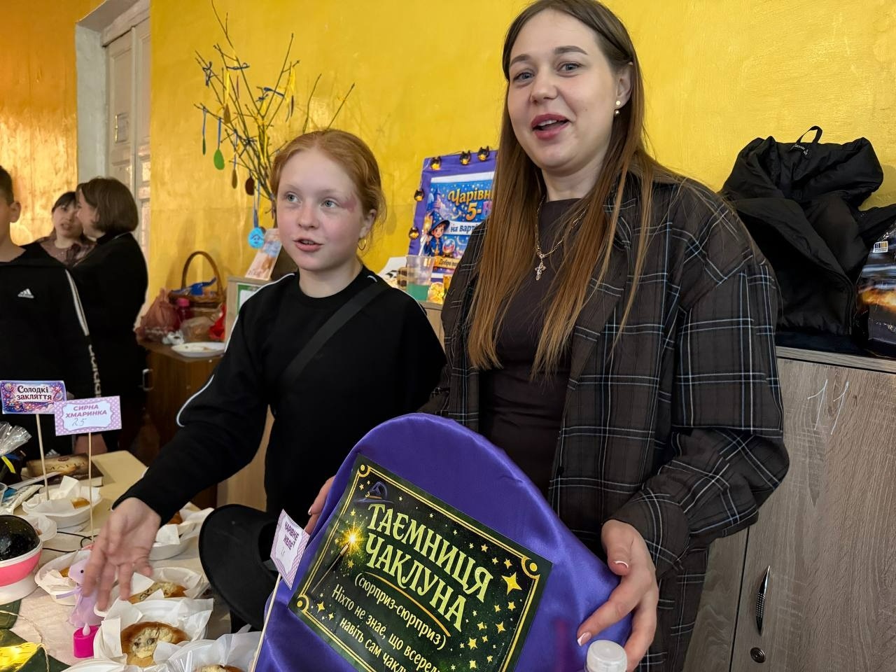 Паски, писанки і велика справа: у Первомайському ліцеї «Престиж» ярмаркували заради ЗСУ
