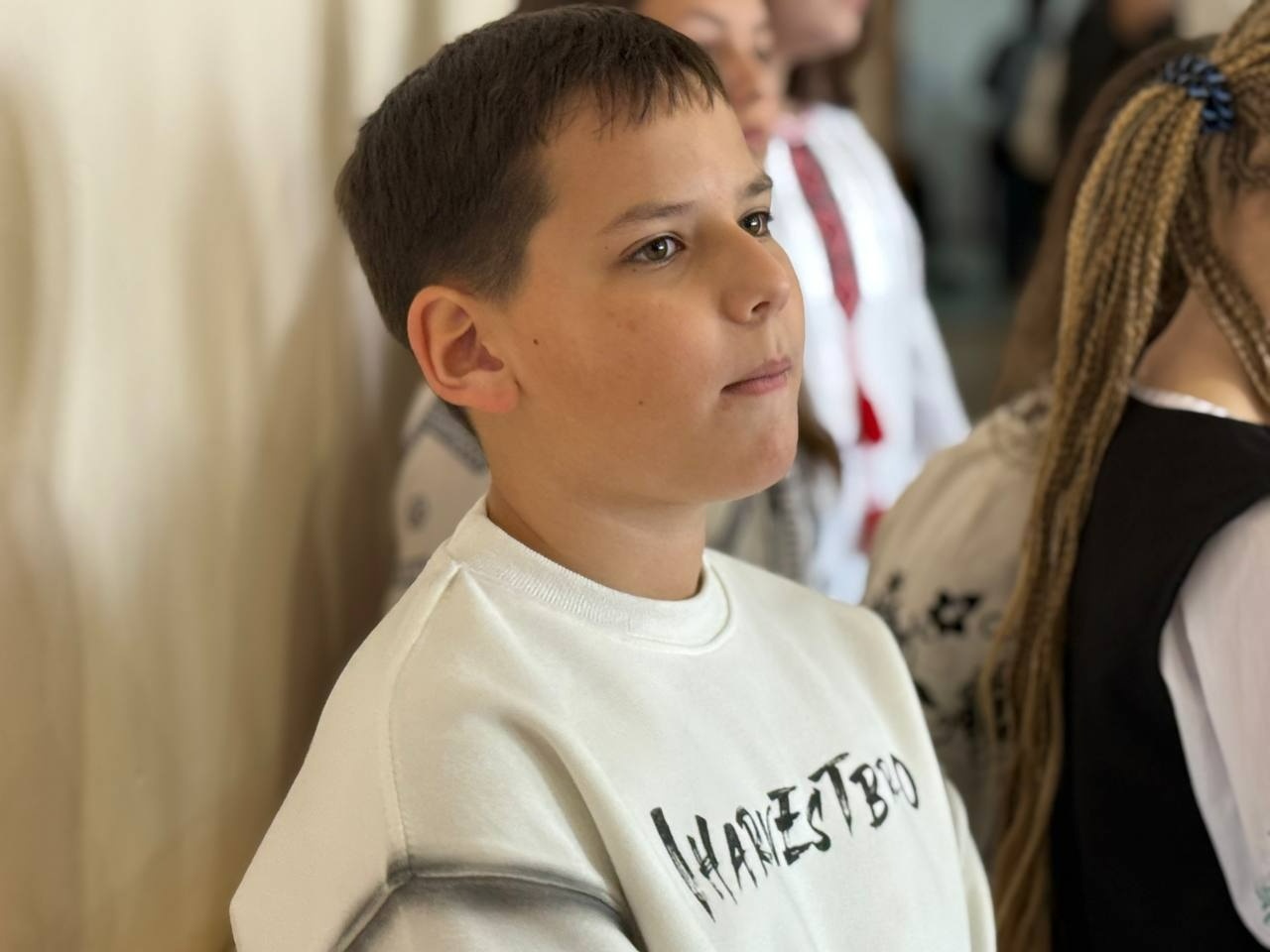 Паски, писанки і велика справа: у Первомайському ліцеї «Престиж» ярмаркували заради ЗСУ