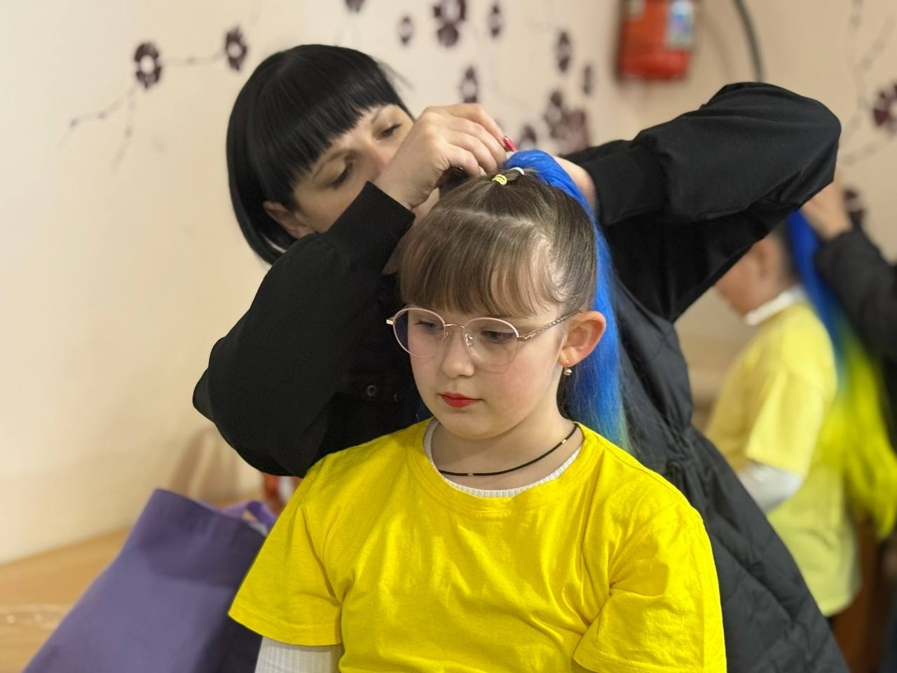 Паски, писанки і велика справа: у Первомайському ліцеї «Престиж» ярмаркували заради ЗСУ