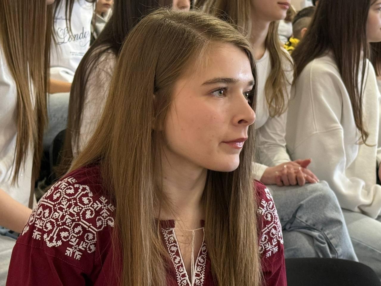 Паски, писанки і велика справа: у Первомайському ліцеї «Престиж» ярмаркували заради ЗСУ