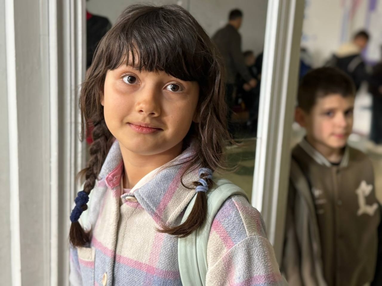 Паски, писанки і велика справа: у Первомайському ліцеї «Престиж» ярмаркували заради ЗСУ