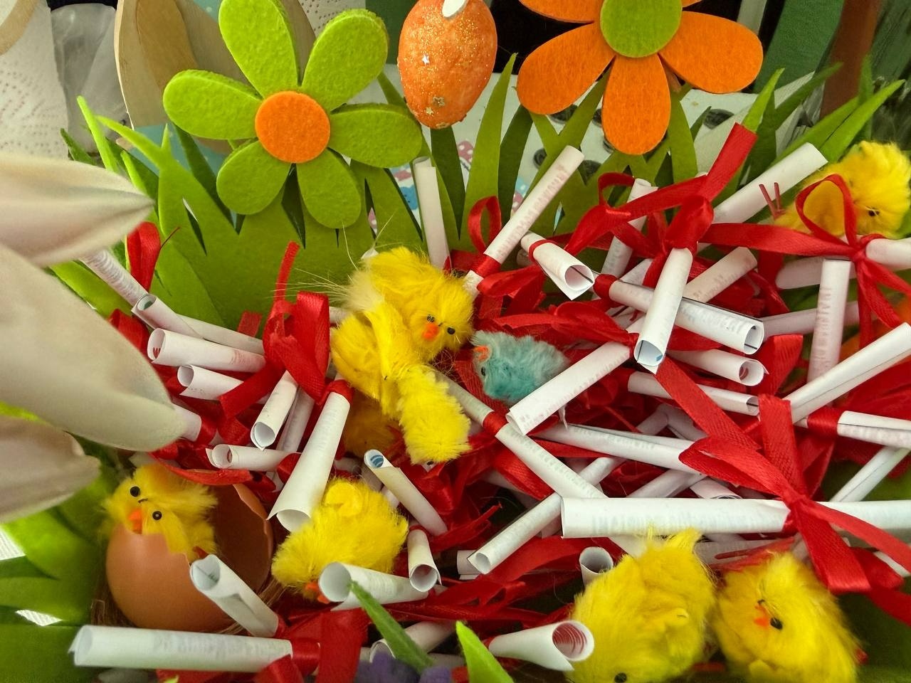 Паски, писанки і велика справа: у Первомайському ліцеї «Престиж» ярмаркували заради ЗСУ