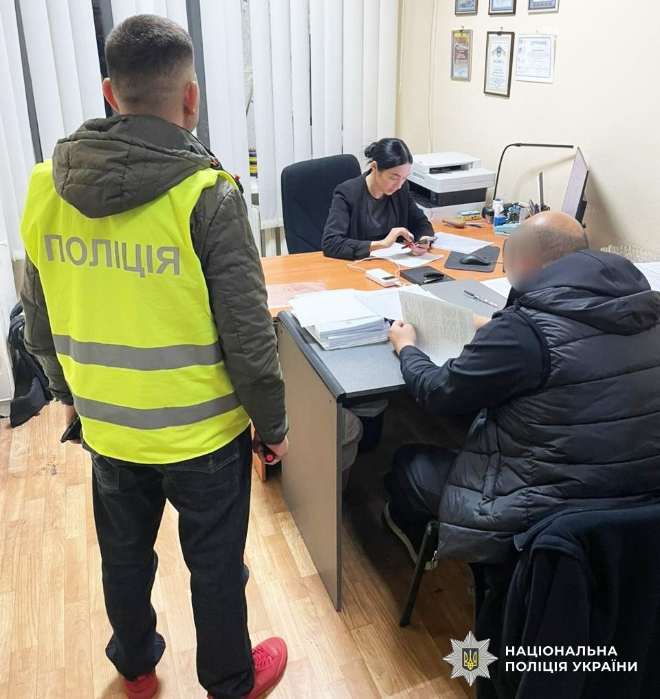 У Первомайську за звинуваченням у хабарництві затримали директора комунального підприємства