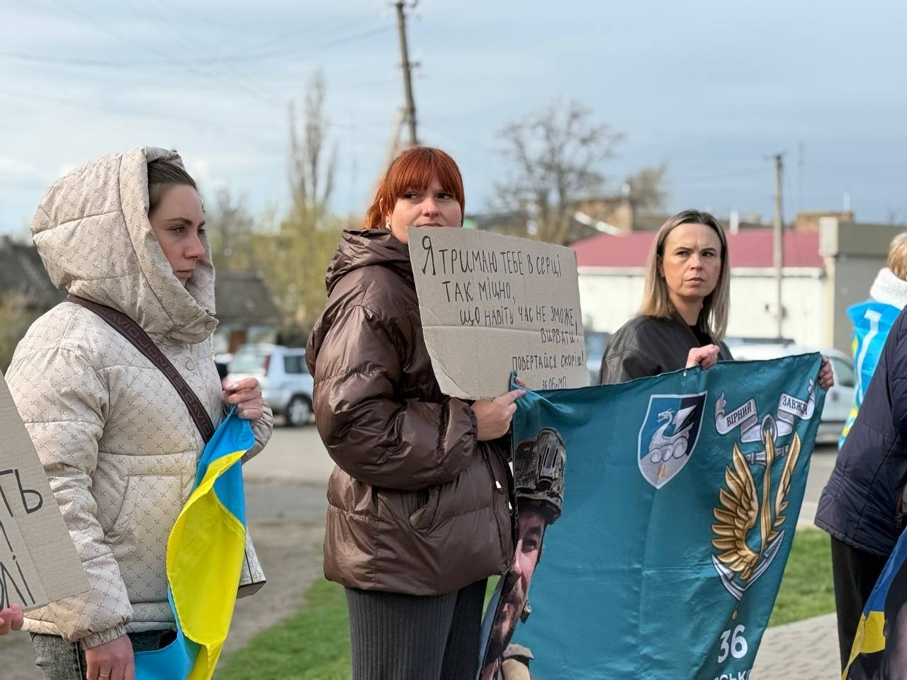 «Ми не маємо права мовчати»: у Доманівці перед Великоднем нагадали про безвісти зниклих і полонених