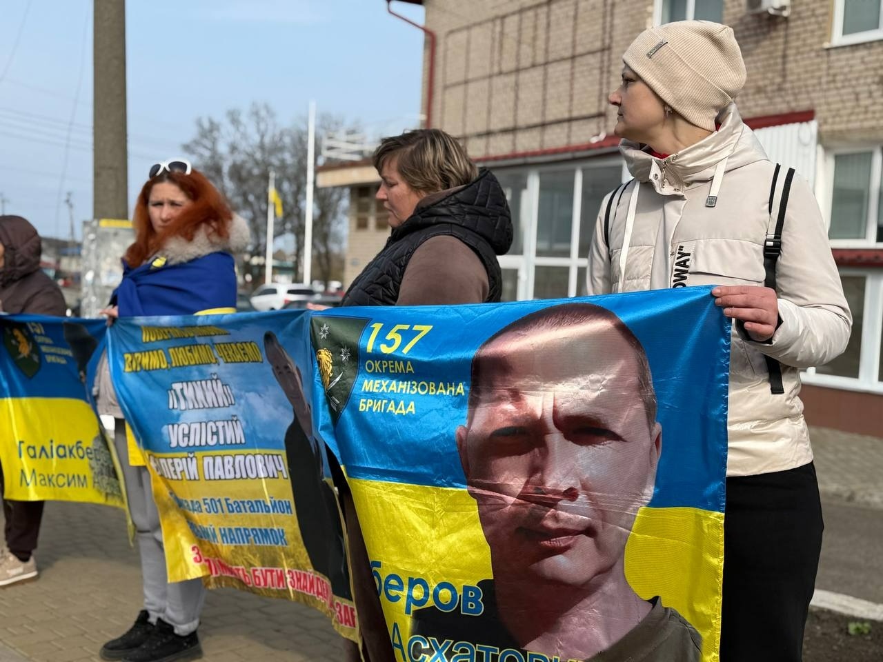 «Ми не маємо права мовчати»: у Доманівці перед Великоднем нагадали про безвісти зниклих і полонених
