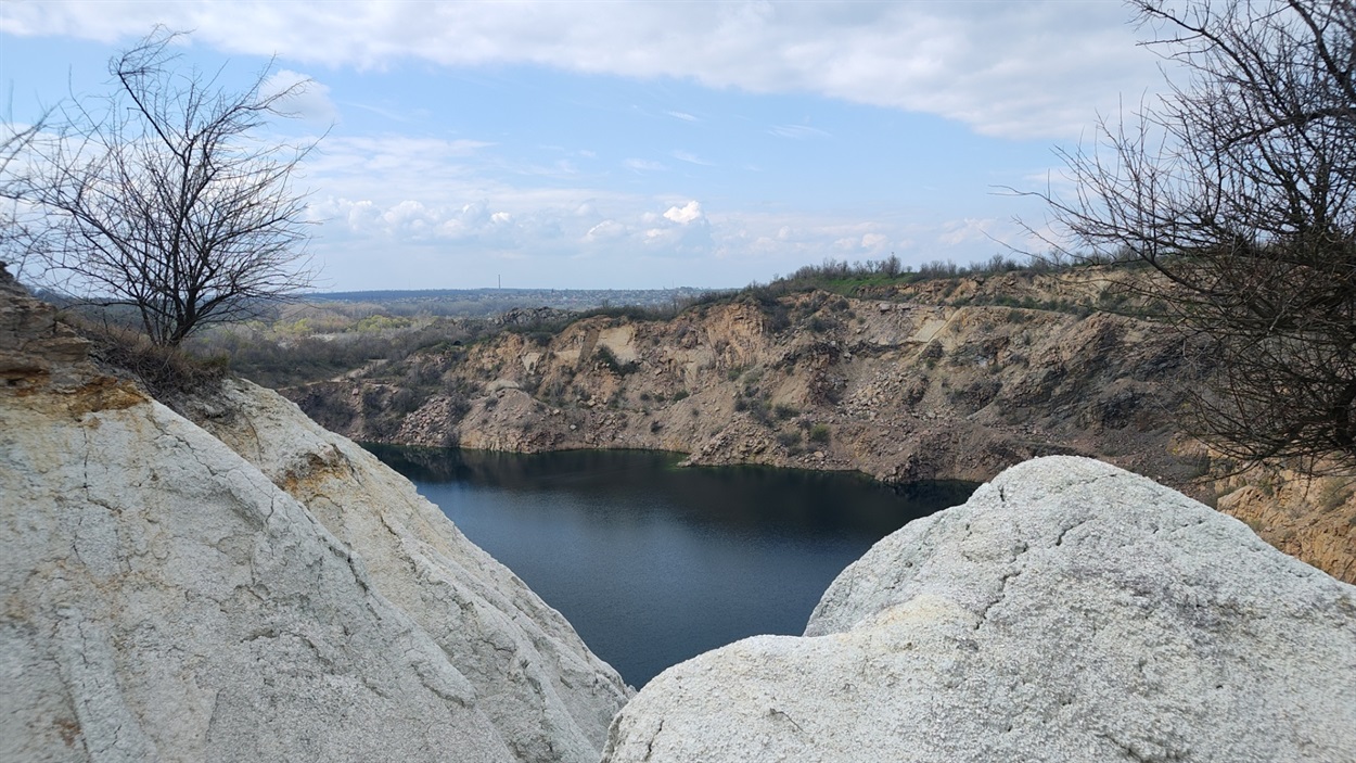 Радонове озеро з іншого ракурсу