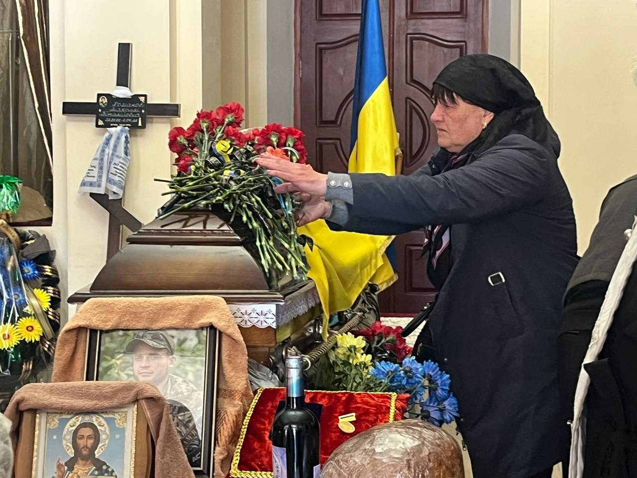 Первомайськ попрощався із захисником України Максимом Романовим