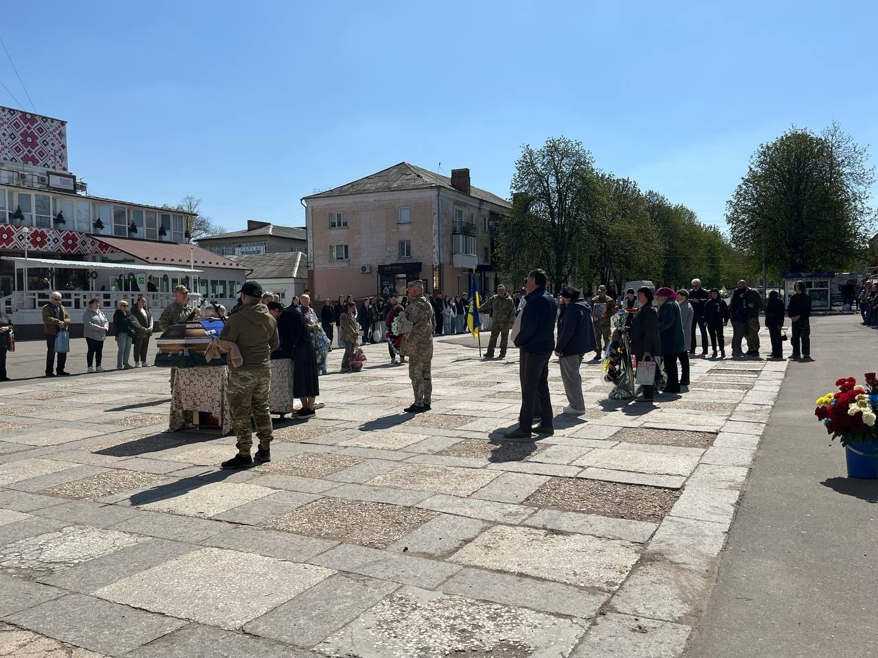 Первомайськ попрощався із захисником України Максимом Романовим