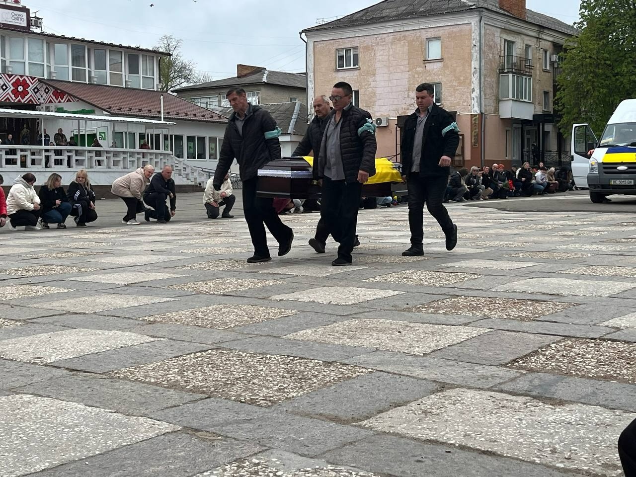 Первомайськ попрощався із захисником України Олександром Дудником