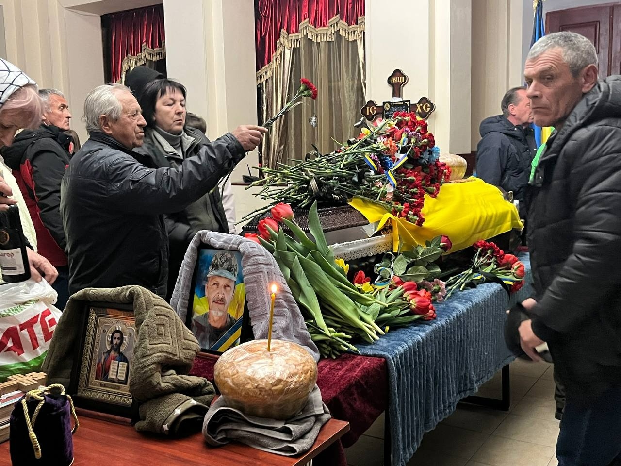 Первомайськ попрощався із захисником України Олександром Дудником