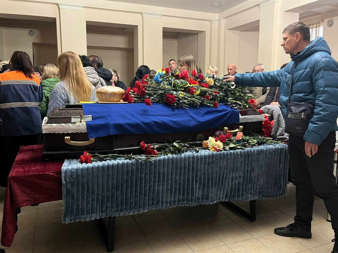 Первомайськ попрощався із захисником України Олександром Дудником