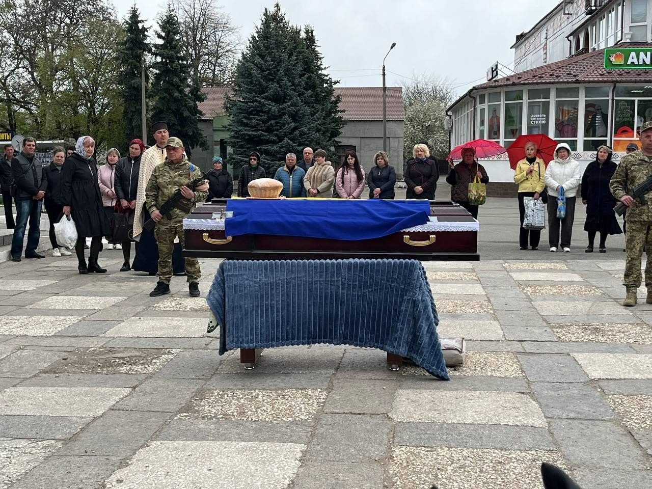 Первомайськ попрощався із захисником України Олександром Дудником