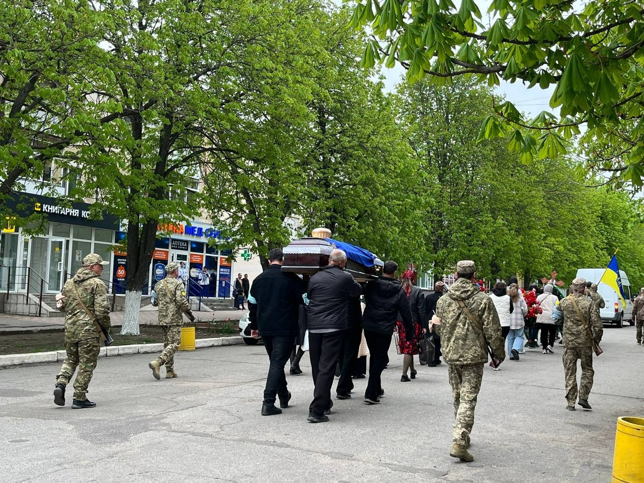 Первомайськ попрощався із захисником України Олександром Дудником