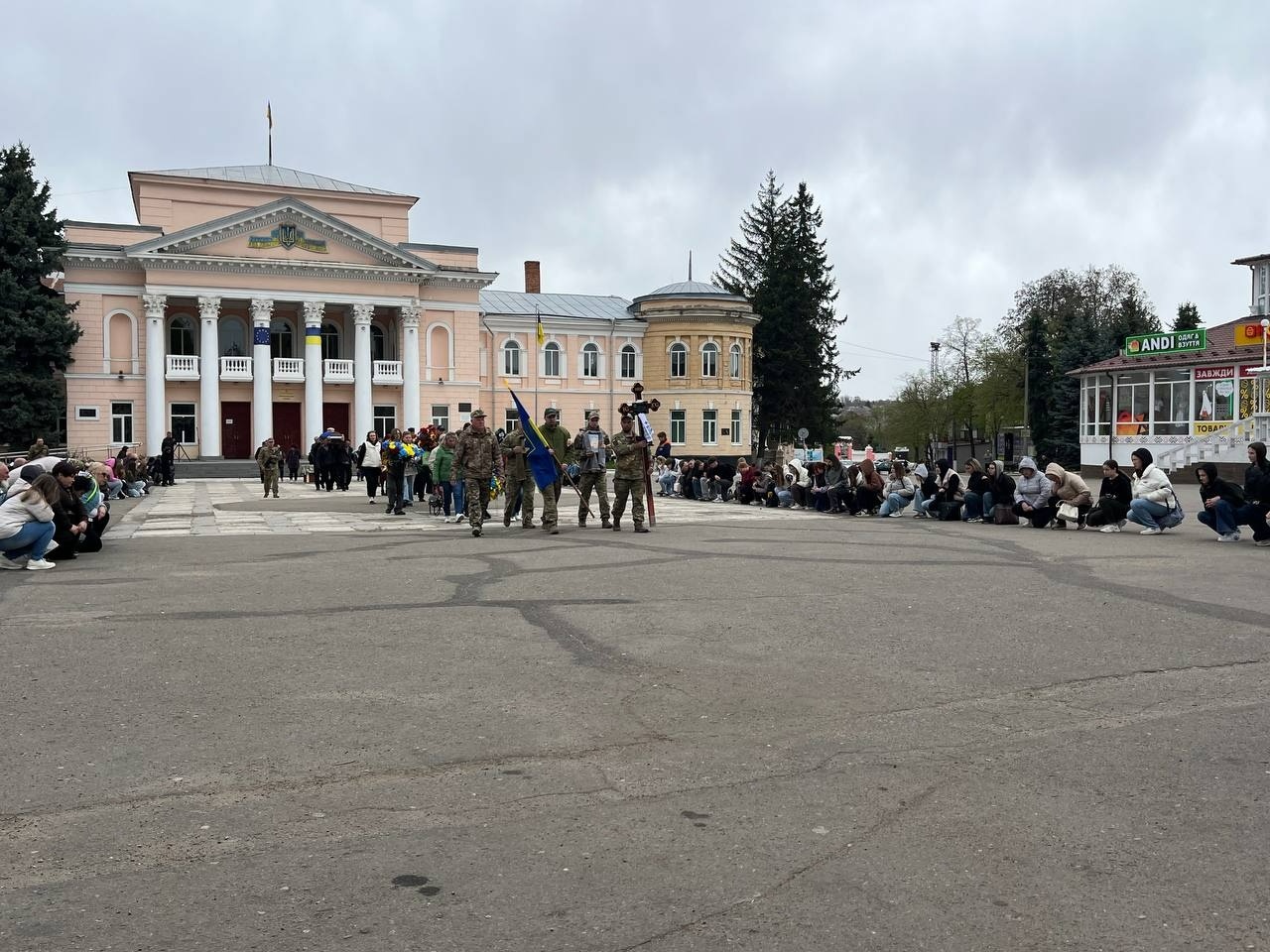 Первомайськ попрощався із захисником України Олександром Дудником