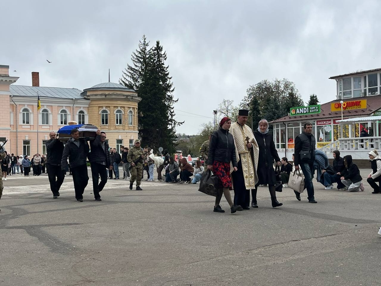 Первомайськ попрощався із захисником України Олександром Дудником