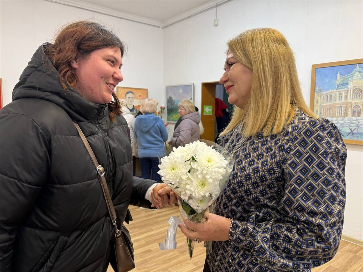 «Україна — це ми»: у Первомайську відкрилася виставка одеської художниці