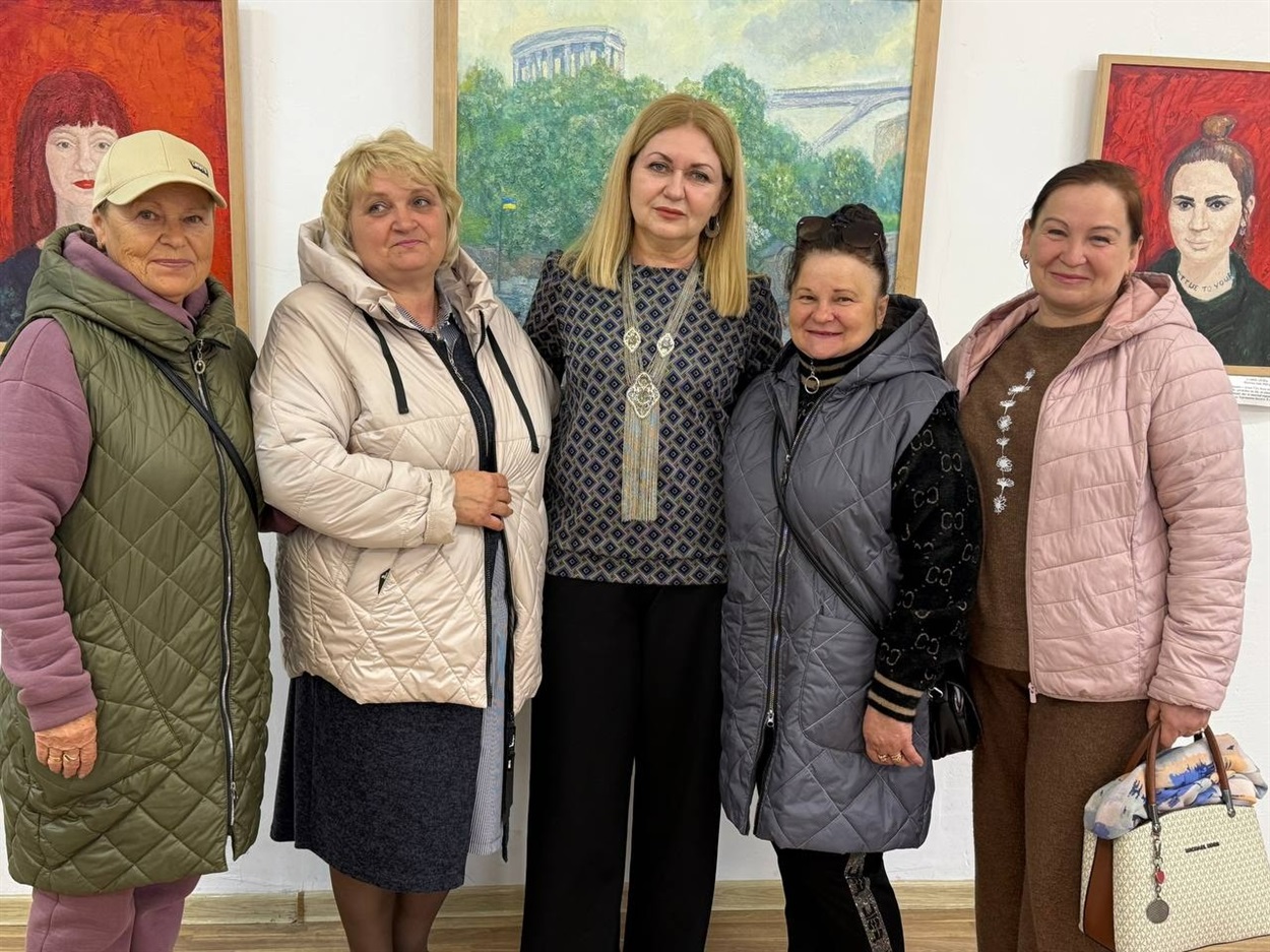 Художниця з рідними