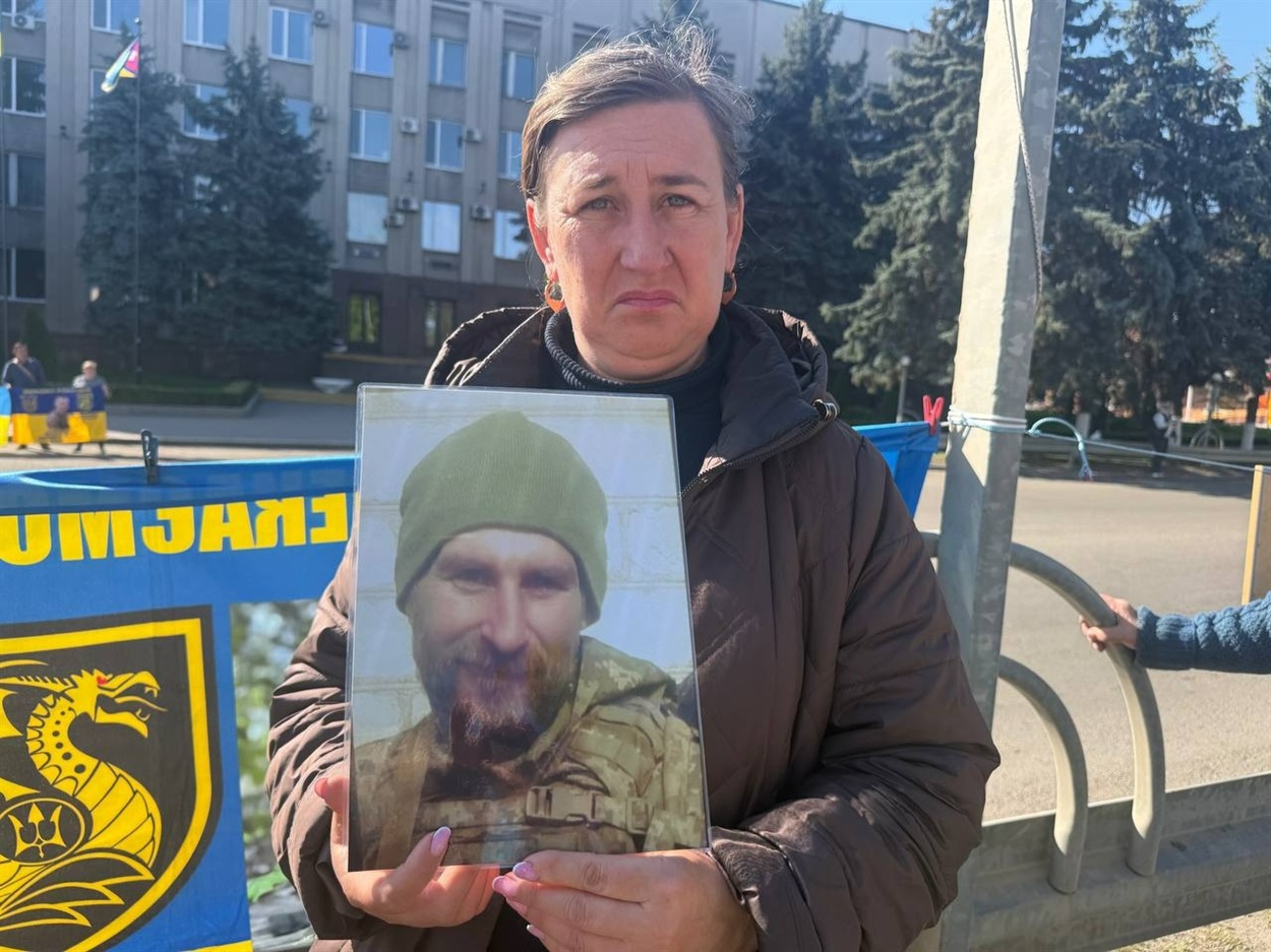 Оксана Кучеренко чекає брата