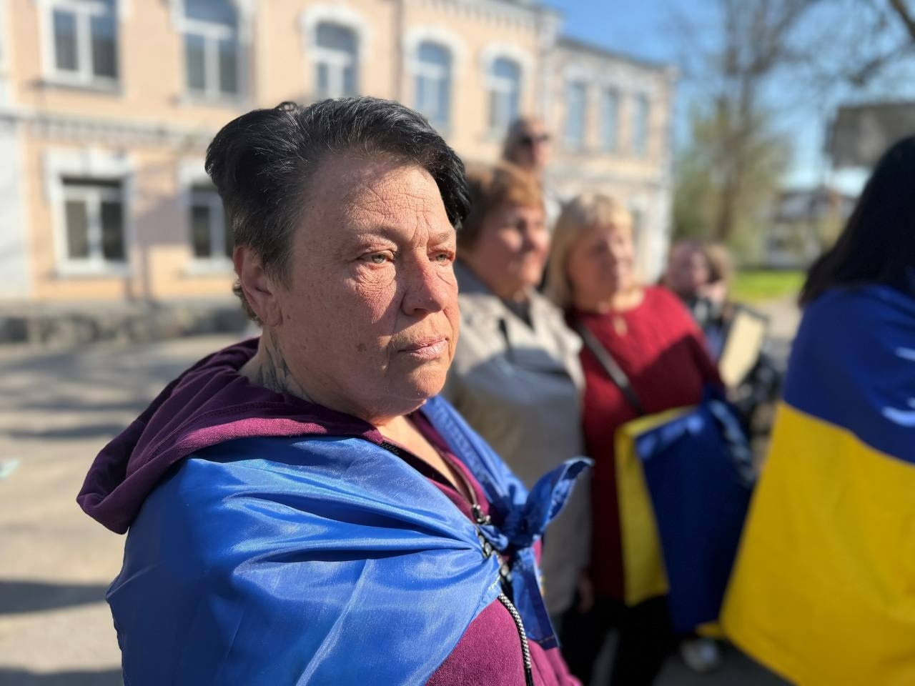 У Первомайську пройшла акція «Не мовчи. Полон вбиває!» Звільнені з полону, капелан та ті, хто очікує