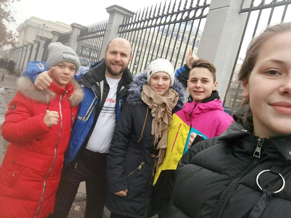 Першість Світу з кіокусін 2018. Анна Кульчицька, Артур Солтасюк, Дар'я Кошелюк та Анастасія Давиденко з тренером Юрієм Галімоном