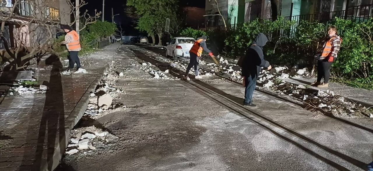 Ворог знову атакував Одесу: пожежі у багатоповерхівках, є постраждалі