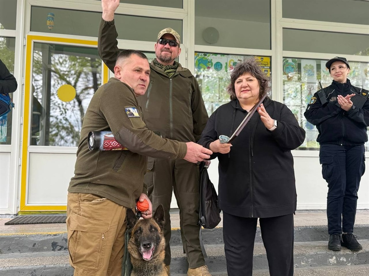 На першому плані Олександр Яровий та Наталія Вердиш
