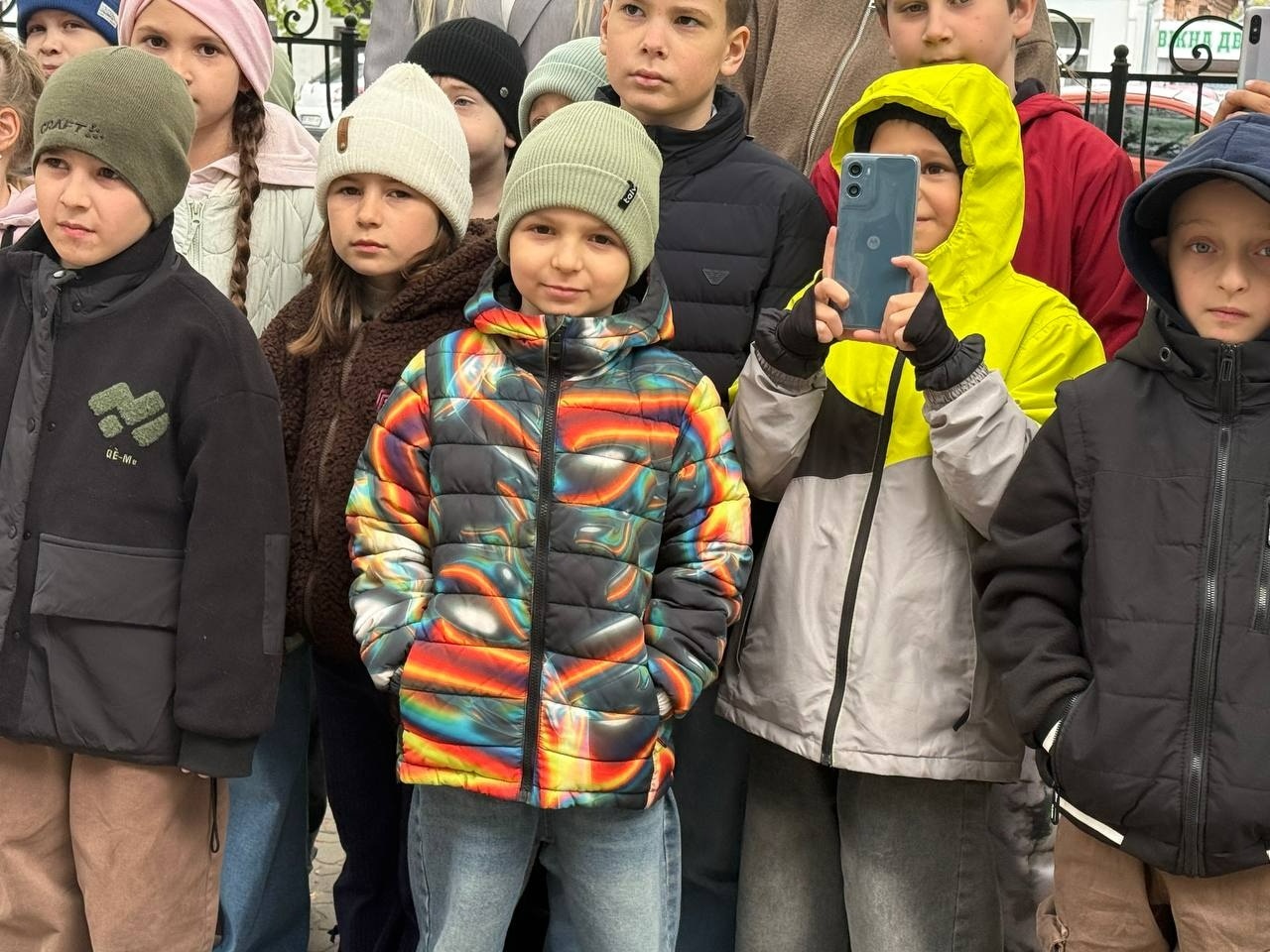 Військові, діти і Оскар: первомайська школа передала кошти на потреби Сил оборони. Фоторепортаж
