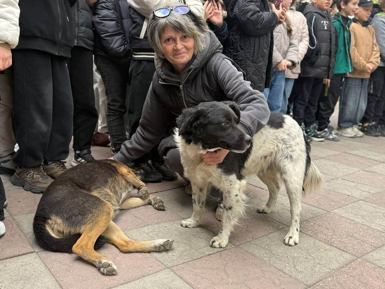 Військові, діти і Оскар: первомайська школа передала кошти на потреби Сил оборони. Фоторепортаж