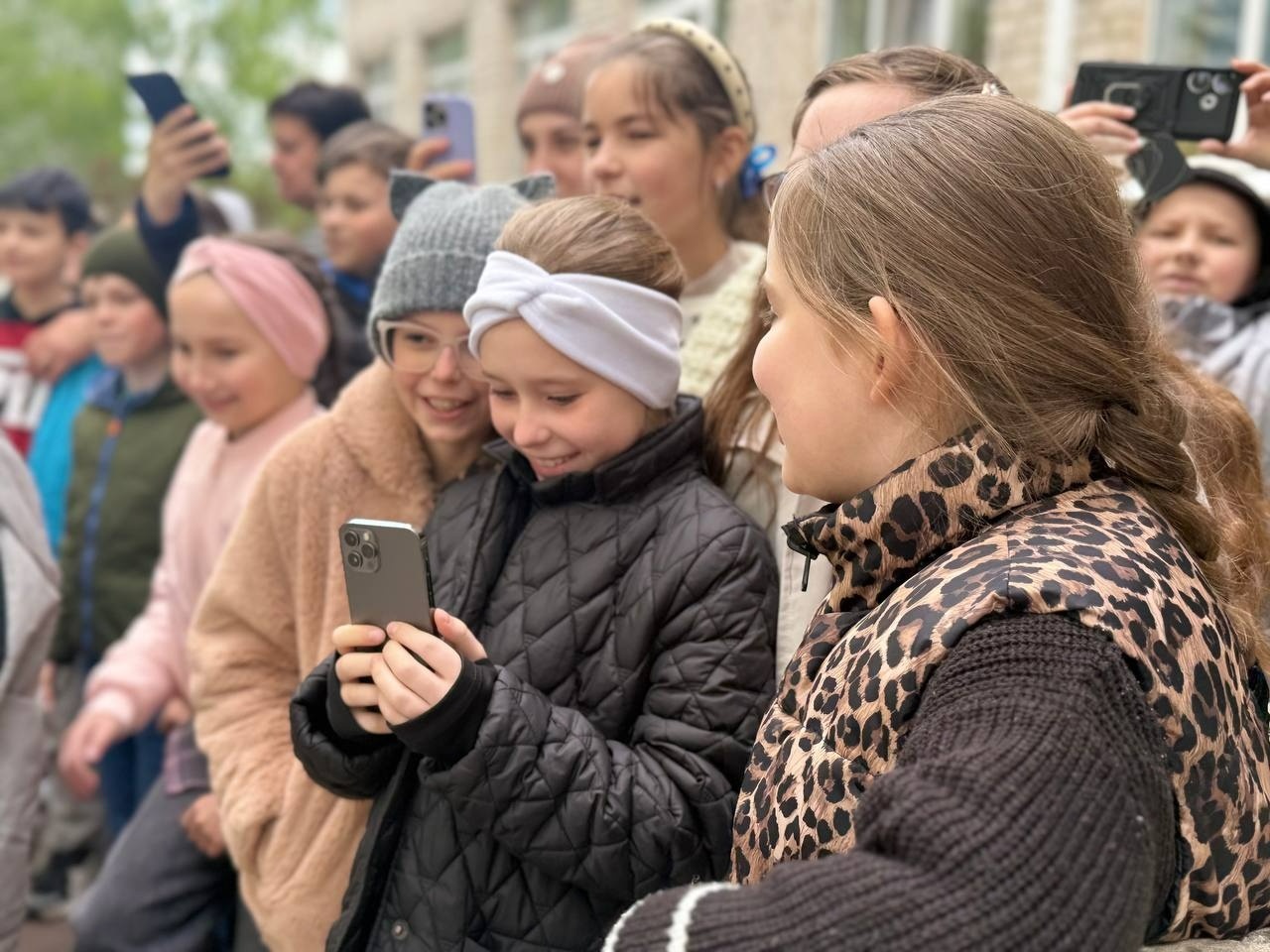 Військові, діти і Оскар: первомайська школа передала кошти на потреби Сил оборони. Фоторепортаж