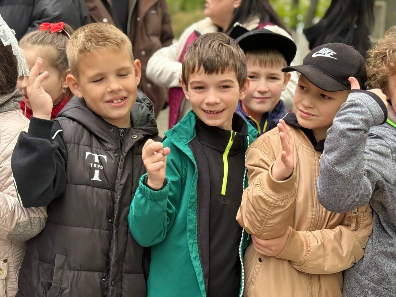 Військові, діти і Оскар: первомайська школа передала кошти на потреби Сил оборони. Фоторепортаж
