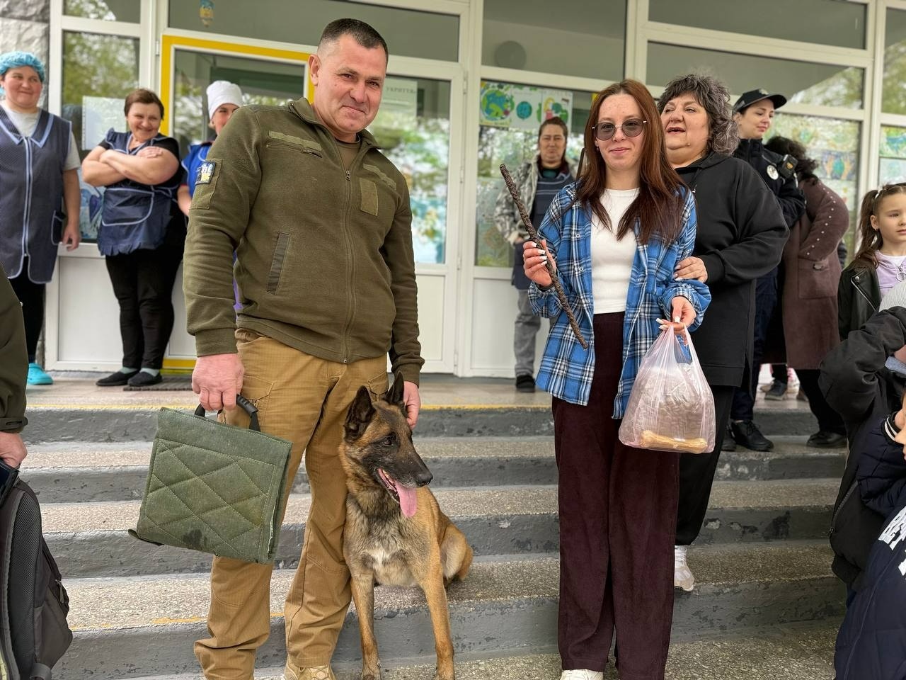 Військові, діти і Оскар: первомайська школа передала кошти на потреби Сил оборони. Фоторепортаж