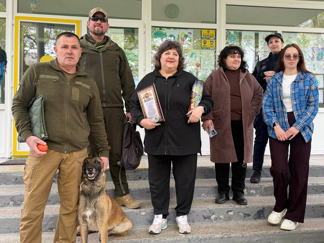 Військові, діти і Оскар: первомайська школа передала кошти на потреби Сил оборони. Фоторепортаж