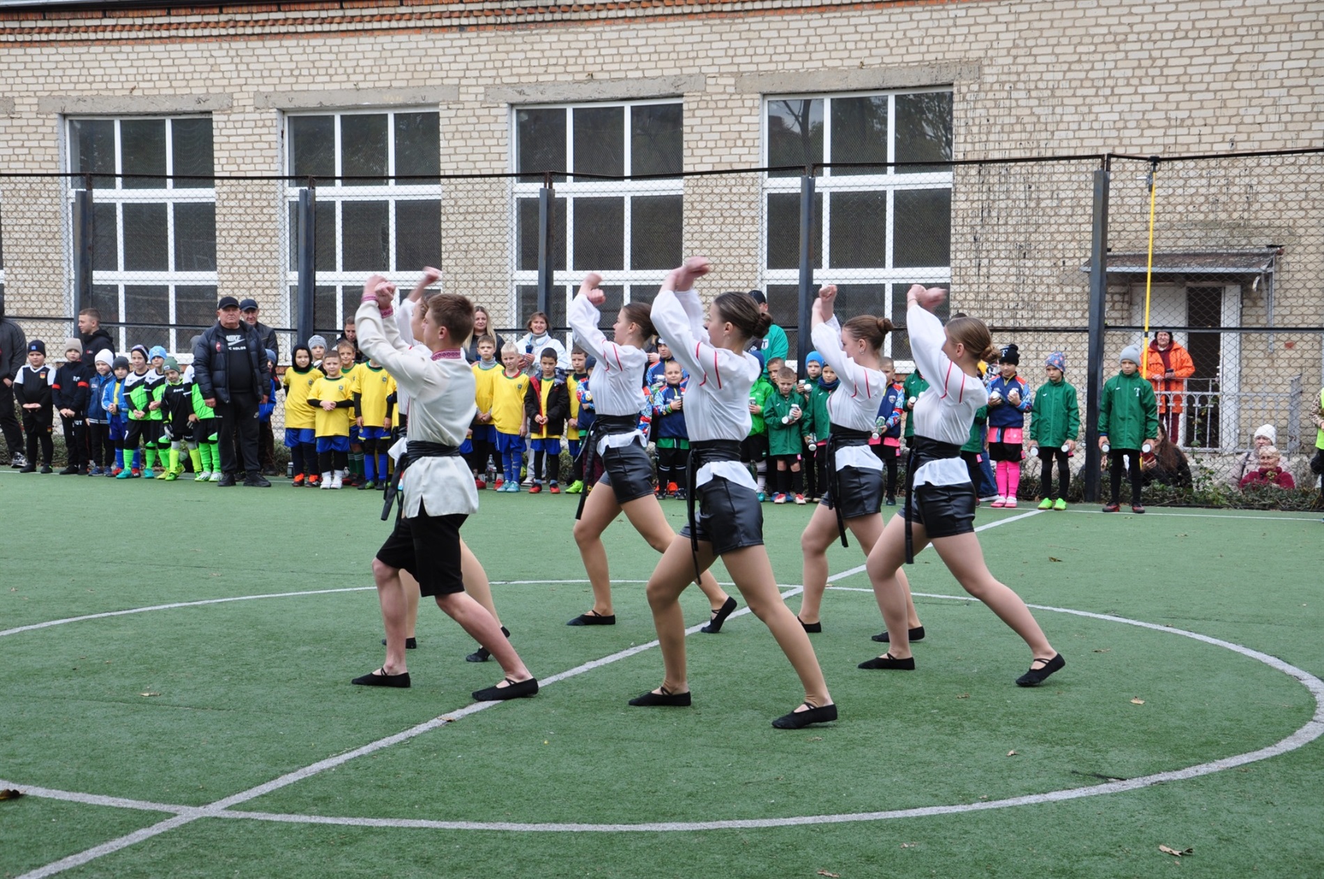 Від вихованки до керівниці: як зразковий колектив «Калейдоскоп» підкорює сцени під час війни