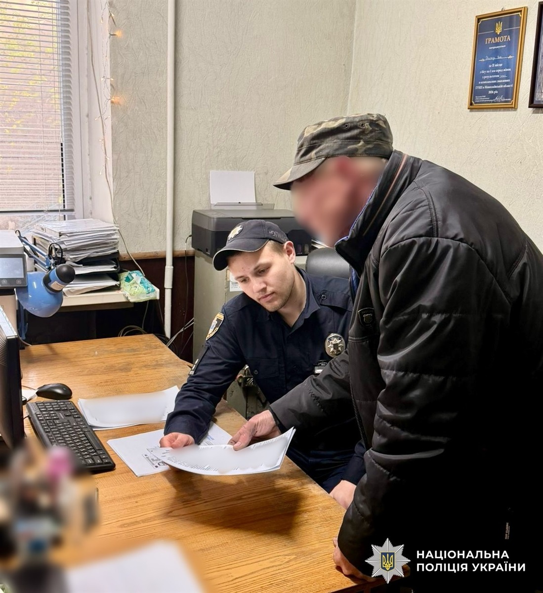 Кинув гранату та накивав п'ятами. На Первомайщині поліція за лічені години вирахувала підривника