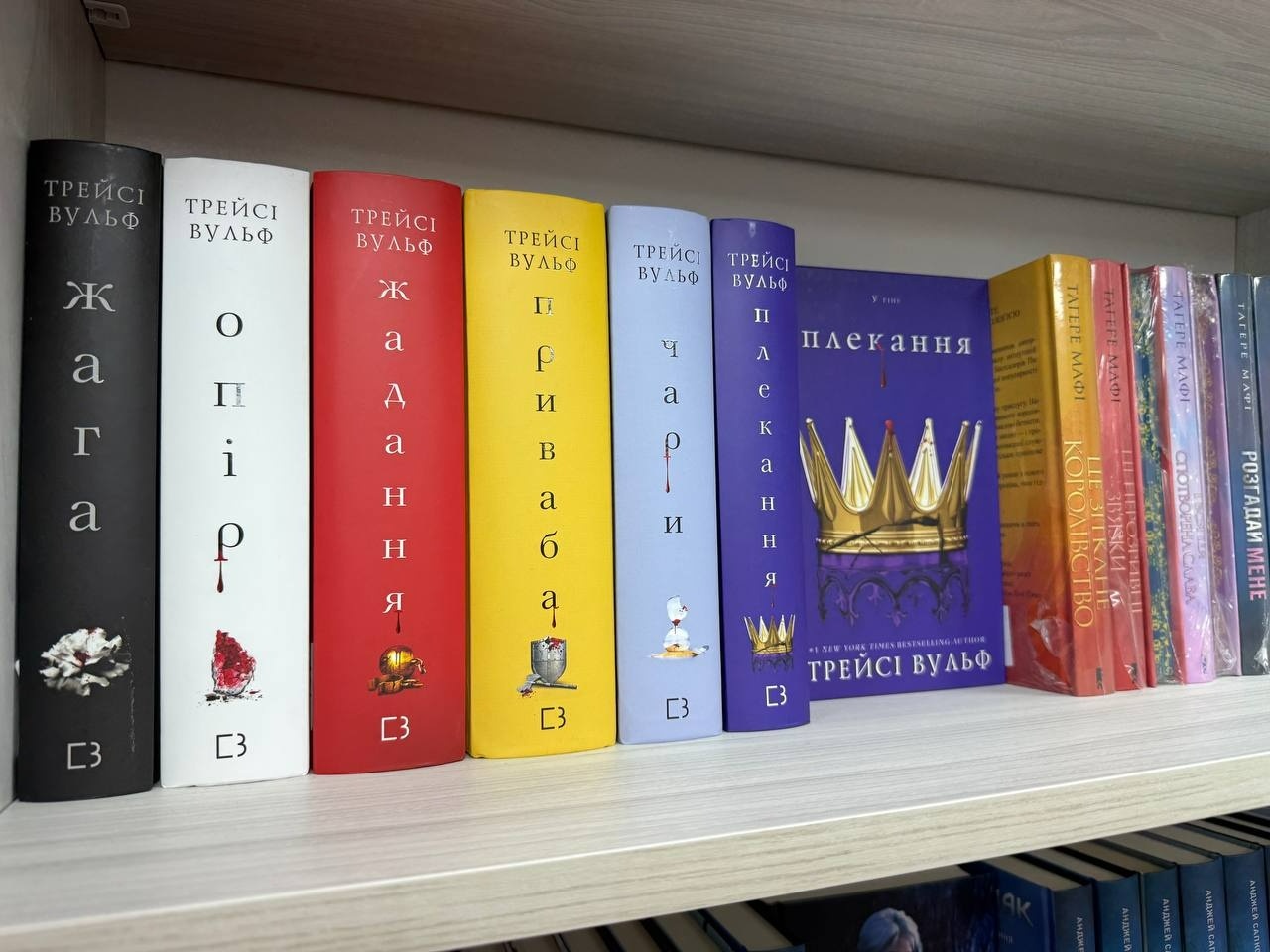 Від лавреатки літературної премії до продавчині у книгарні: як у Первомайську оживає любов до книги