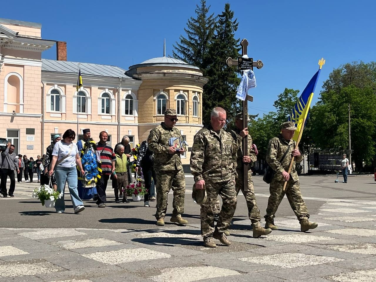 Первомайська громада попрощалася із захисником Андрієм Клименком