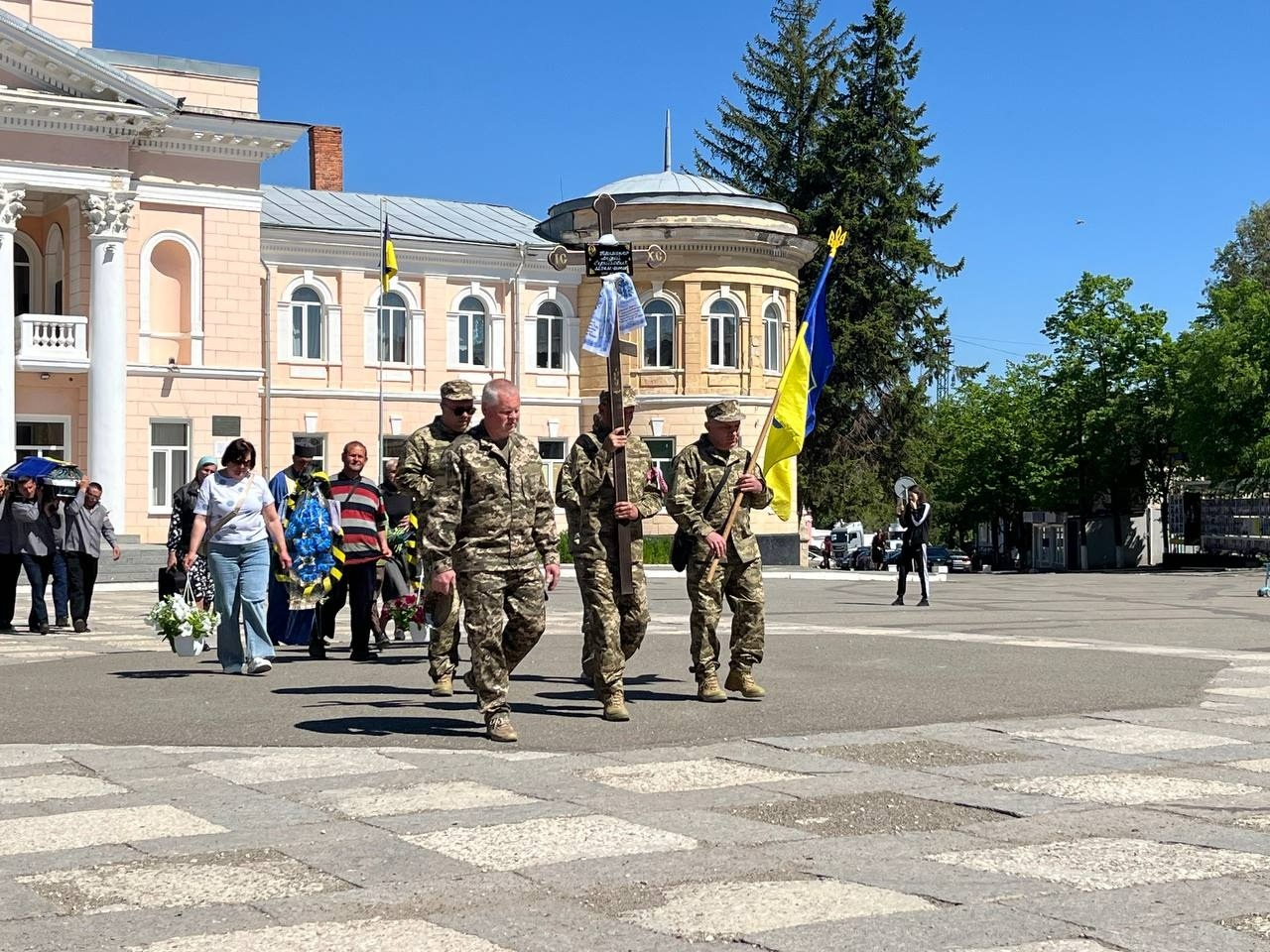 Первомайська громада попрощалася із захисником Андрієм Клименком