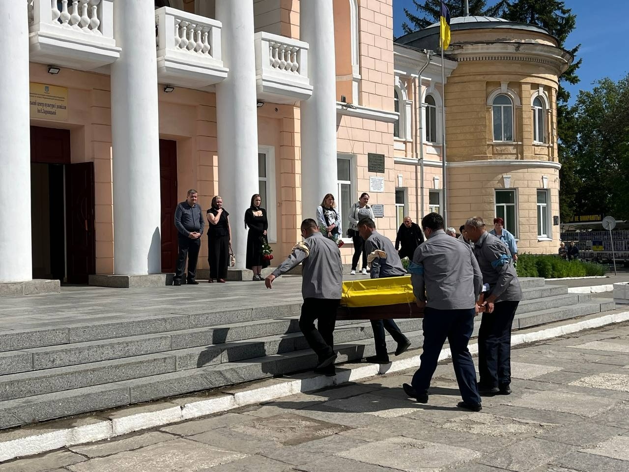 Первомайськ попрощався із сапером Андрієм Вороніним