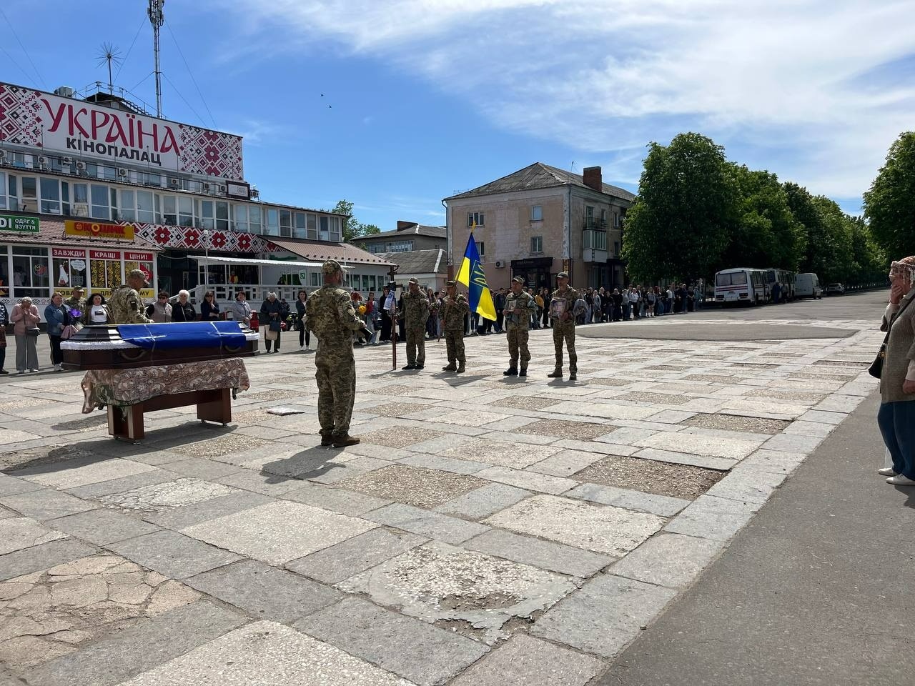 Первомайськ попрощався із сапером Андрієм Вороніним