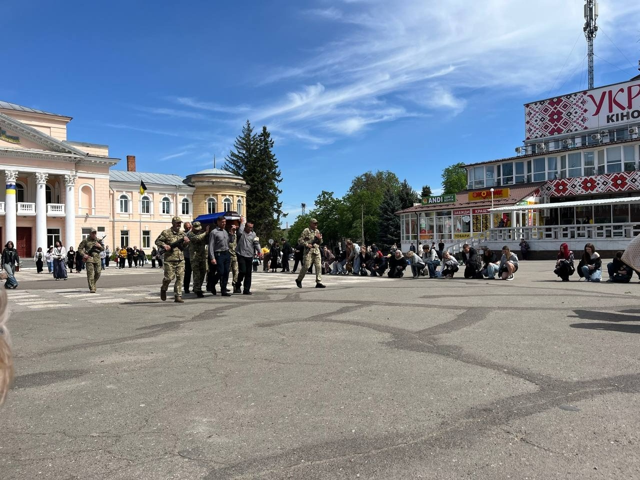 Первомайськ попрощався із сапером Андрієм Вороніним