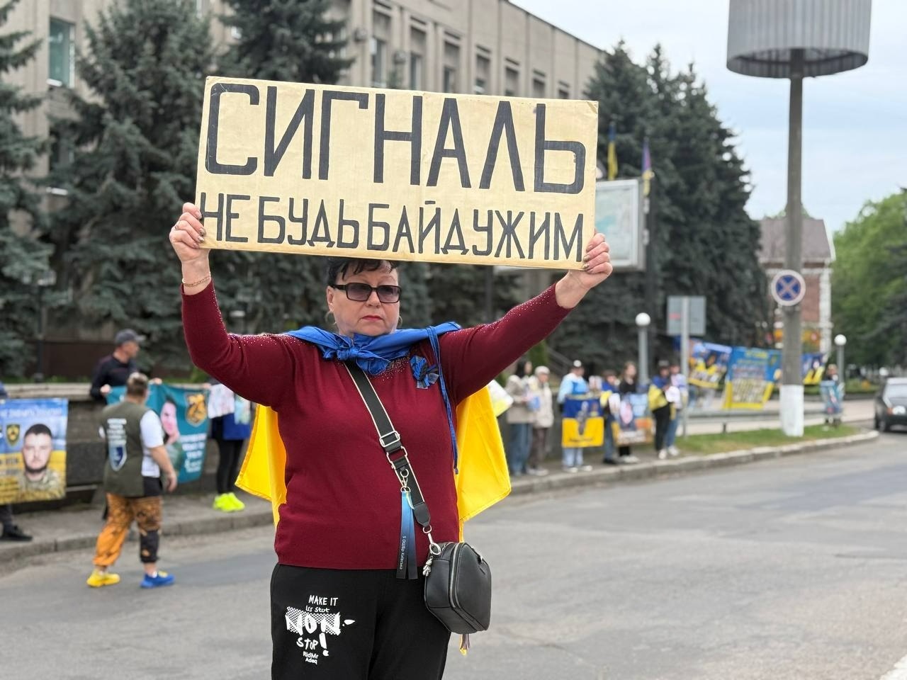 «Він обіцяв, що виживе»: у Первомайську акцію на підтримку військових доповнив автопробіг