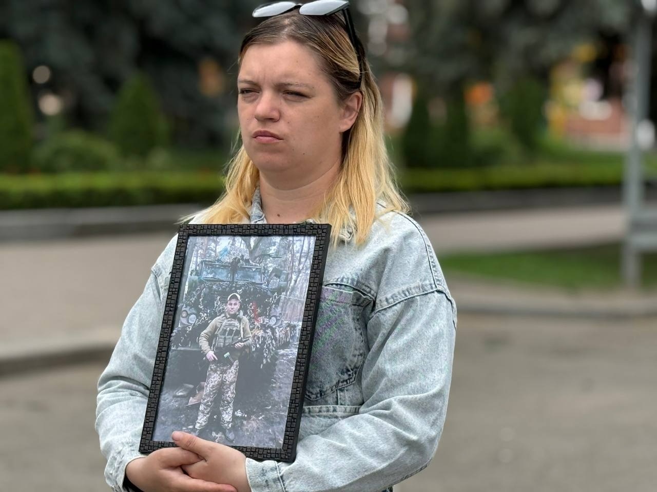 «Він обіцяв, що виживе»: у Первомайську акцію на підтримку військових доповнив автопробіг
