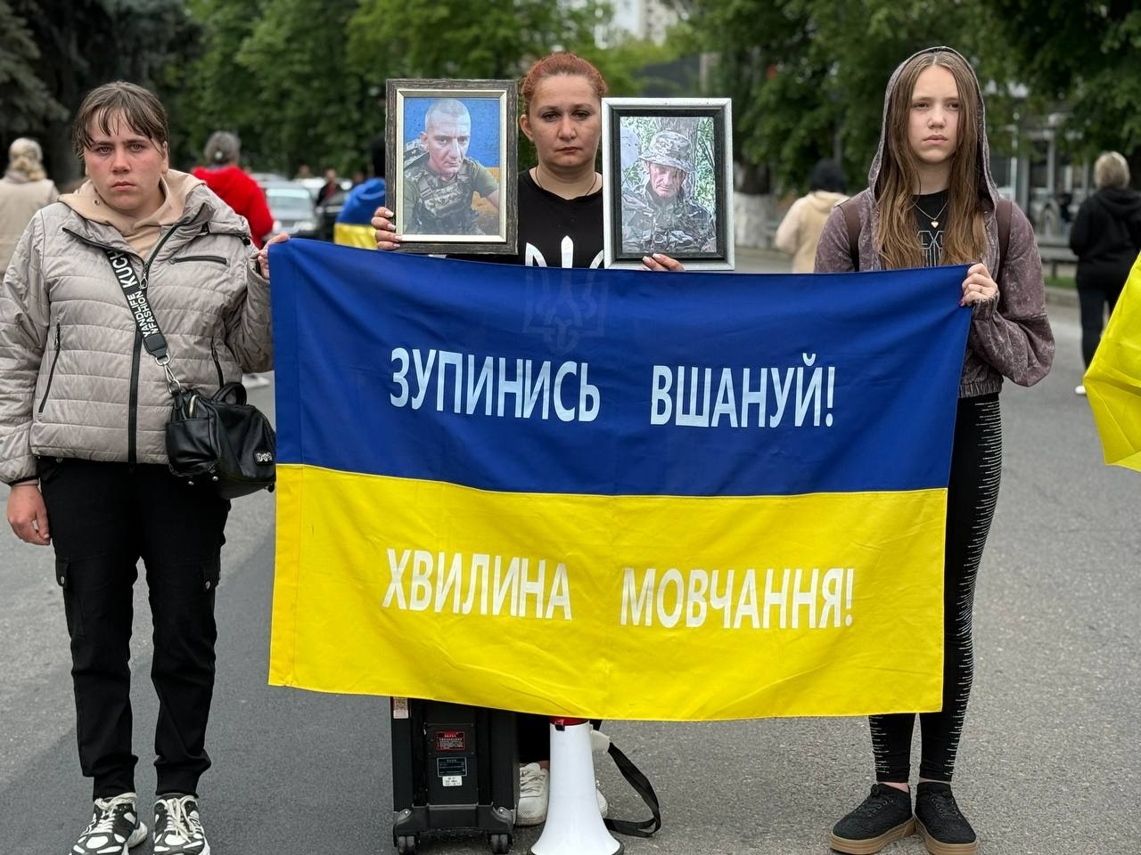 «Він обіцяв, що виживе»: у Первомайську акцію на підтримку військових доповнив автопробіг