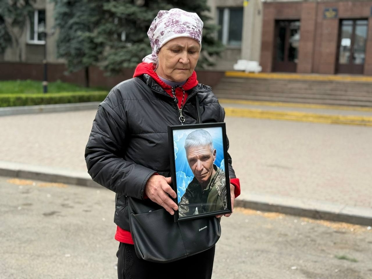 «Він обіцяв, що виживе»: у Первомайську акцію на підтримку військових доповнив автопробіг